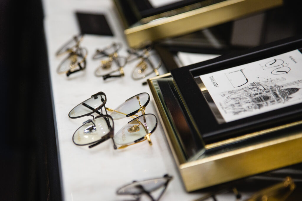 Copy of Copy of Table close scaled 1